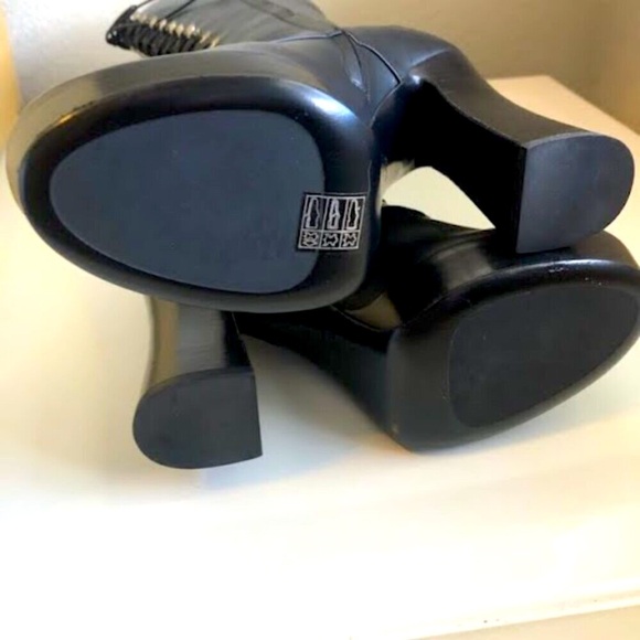 NWT MICHAEL KORS COLLECTION LTD ED Deandra Boot Lace-up Platform 9 MSRP $1495 - Picture 9 of 12